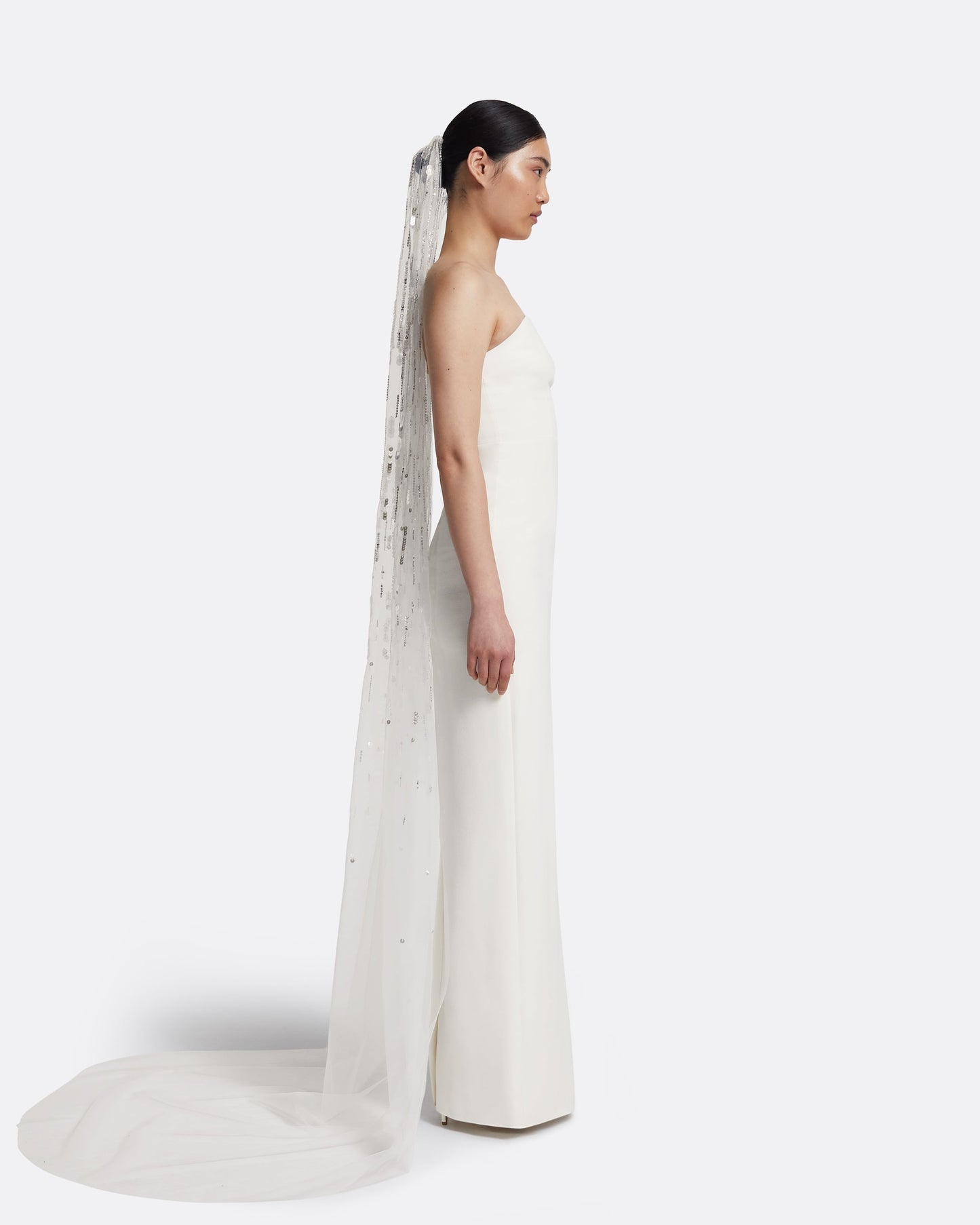 Edith Veil in Ivory with Crystal Embellishment