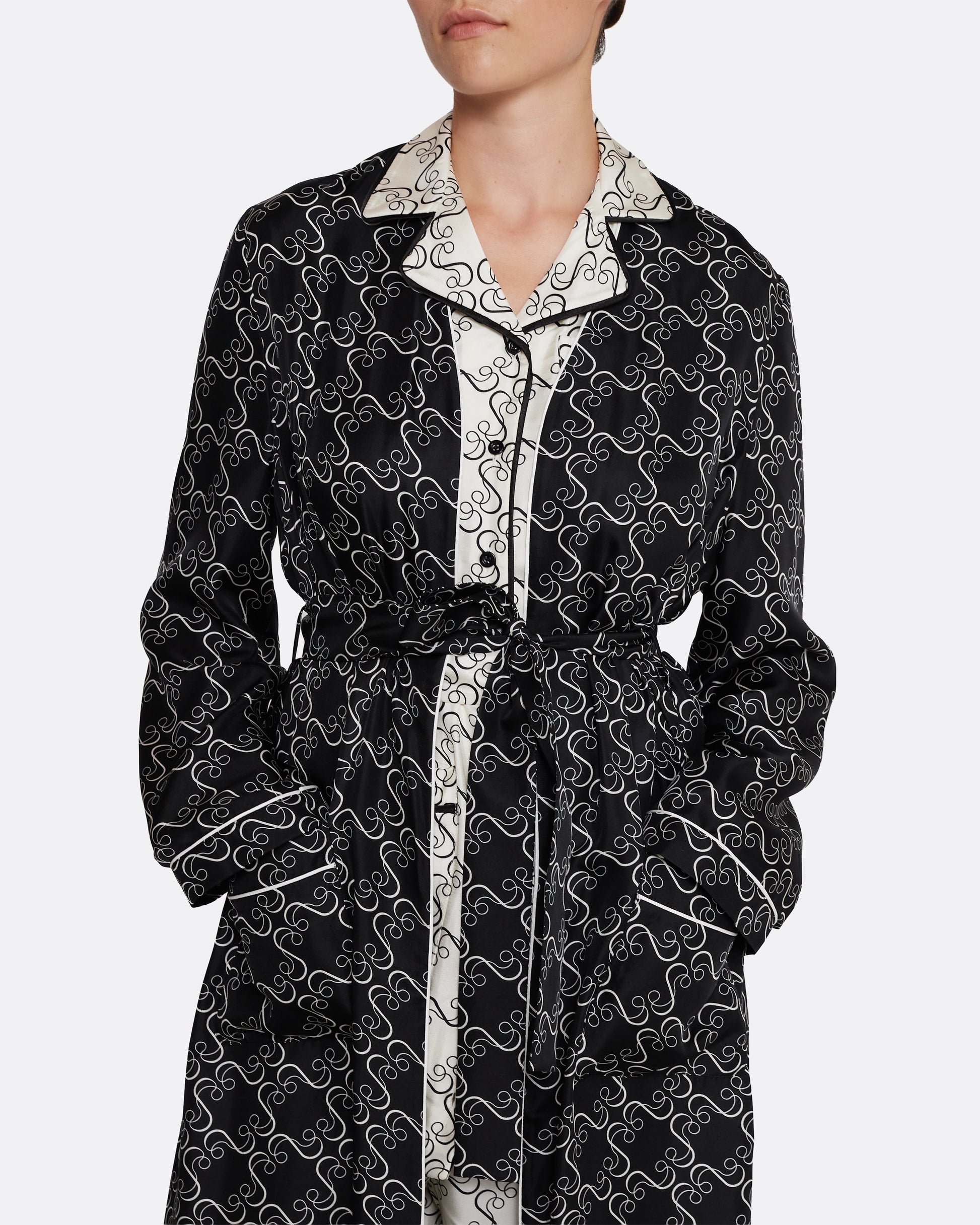 Full-length wrap abaya in ECRU ON BLACK