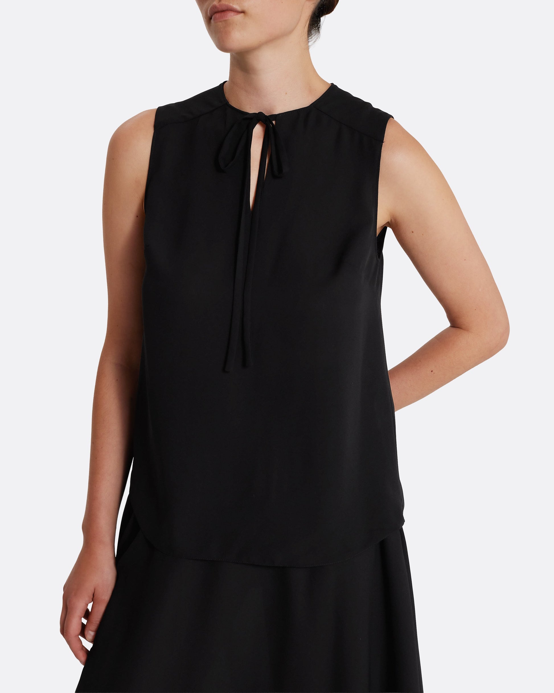 Sleeveles top with tie detail in BLACK