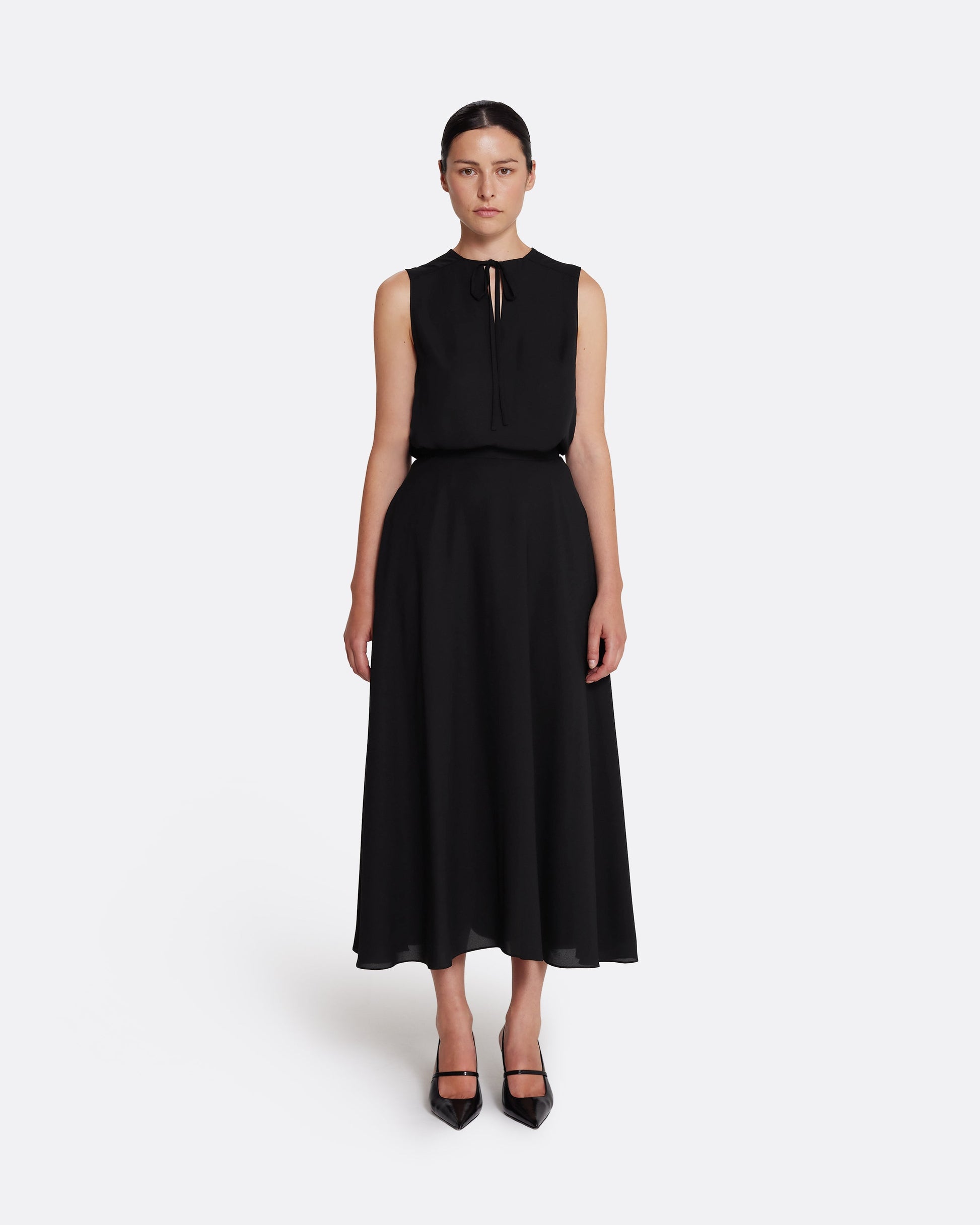 Sleeveles top with tie detail in BLACK