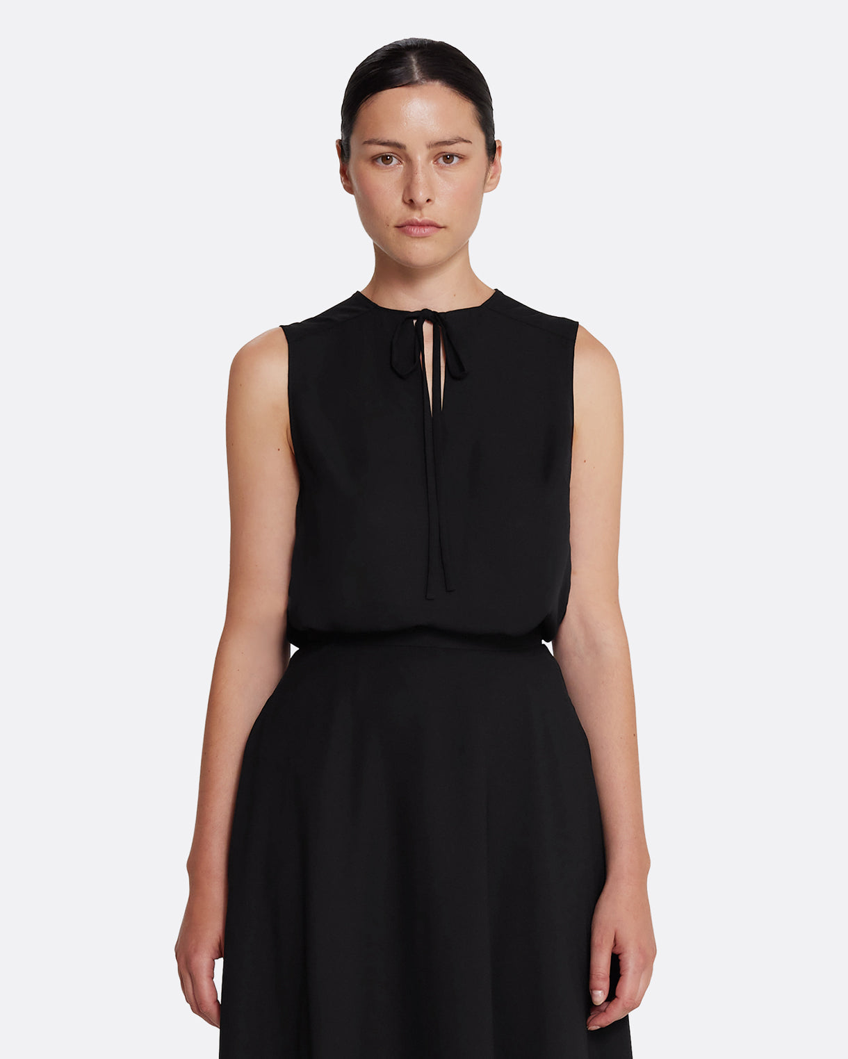 Sleeveles top with tie detail in BLACK